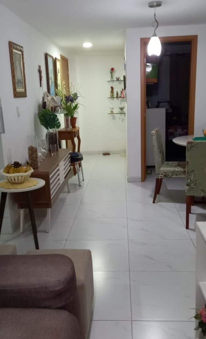 Apartamento com 02 dormitórios à venda por R$ 389.000 - Aerocl...
