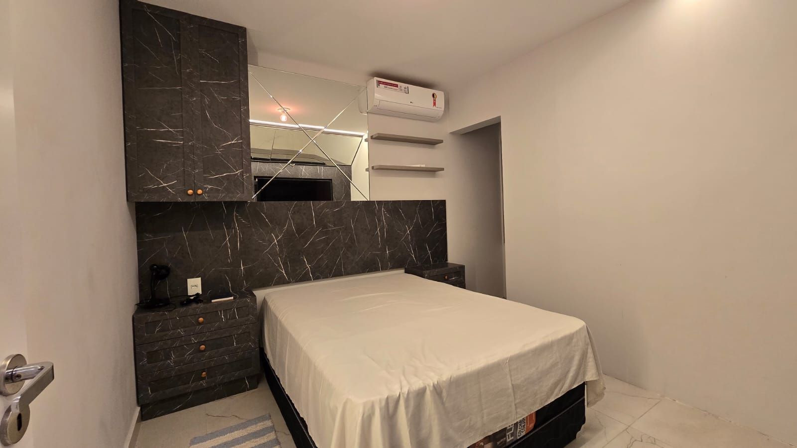 Apartamento com 03 dormitórios à venda por R$ 450.000 - Altipl...