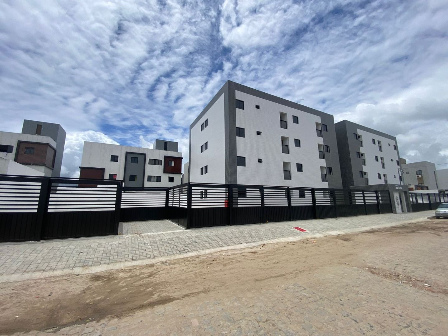 Apartamento com 02 dormitórios à venda por R$ 155.000 - Parati...