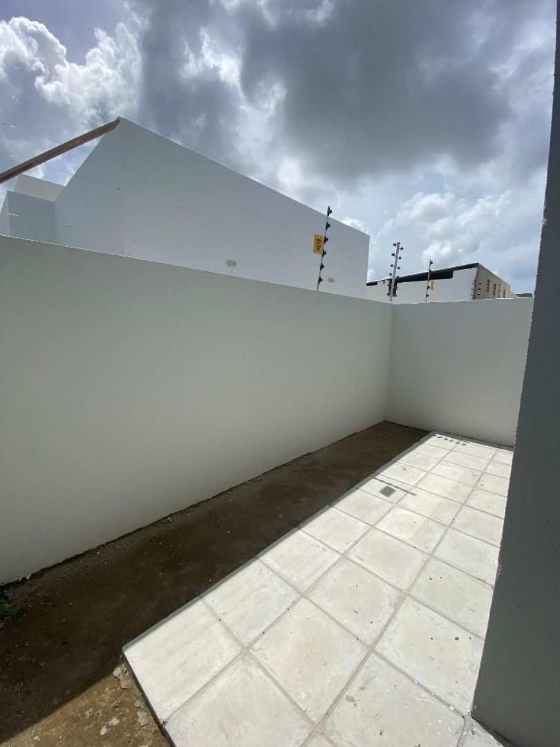 Casa com 02 dormitórios à venda, 57m² por R$ 205.000 - Gramame...