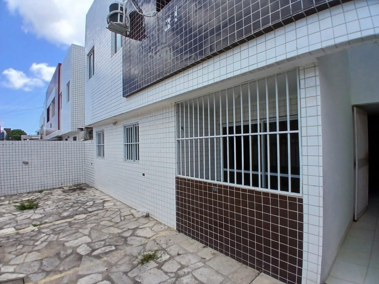 Apartamento com 02 dormitórios à venda por R$ 145.000 - Gramam...