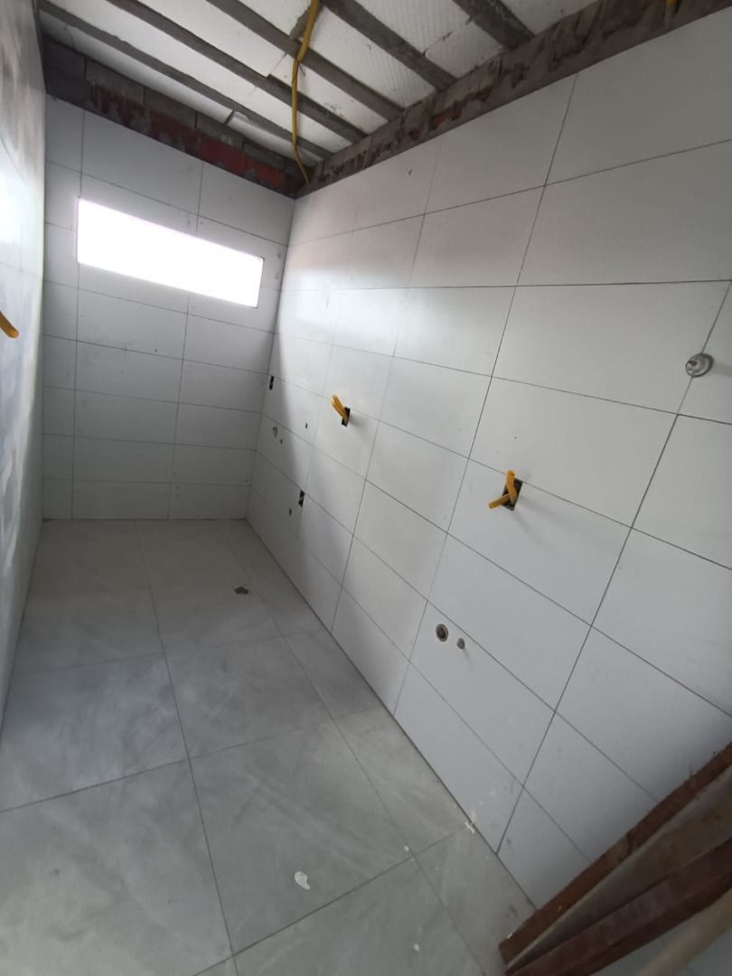 Apartamento com 02 dormitórios à venda por R$ 200.000 - Cristo...