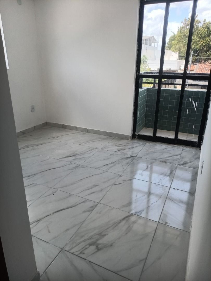 Apartamento com 02 dormitórios à venda por R$ 175.000 - Gramam...