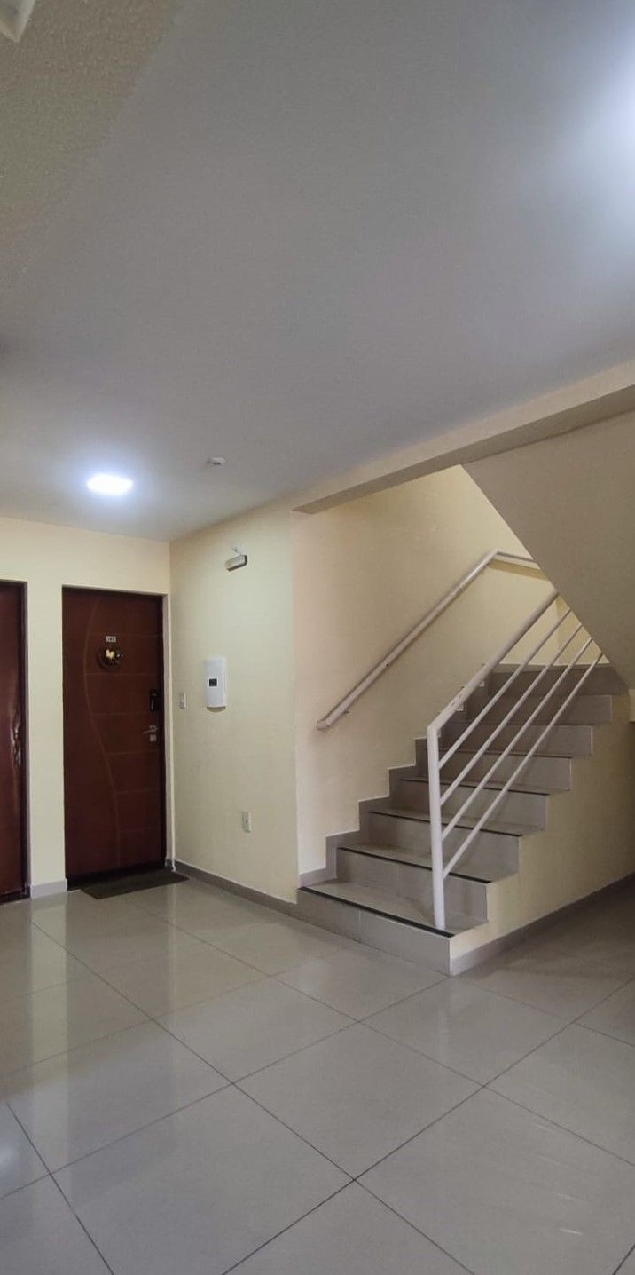 Apartamento com 02 dormitórios à venda por R$ 315.000 - Bancár...