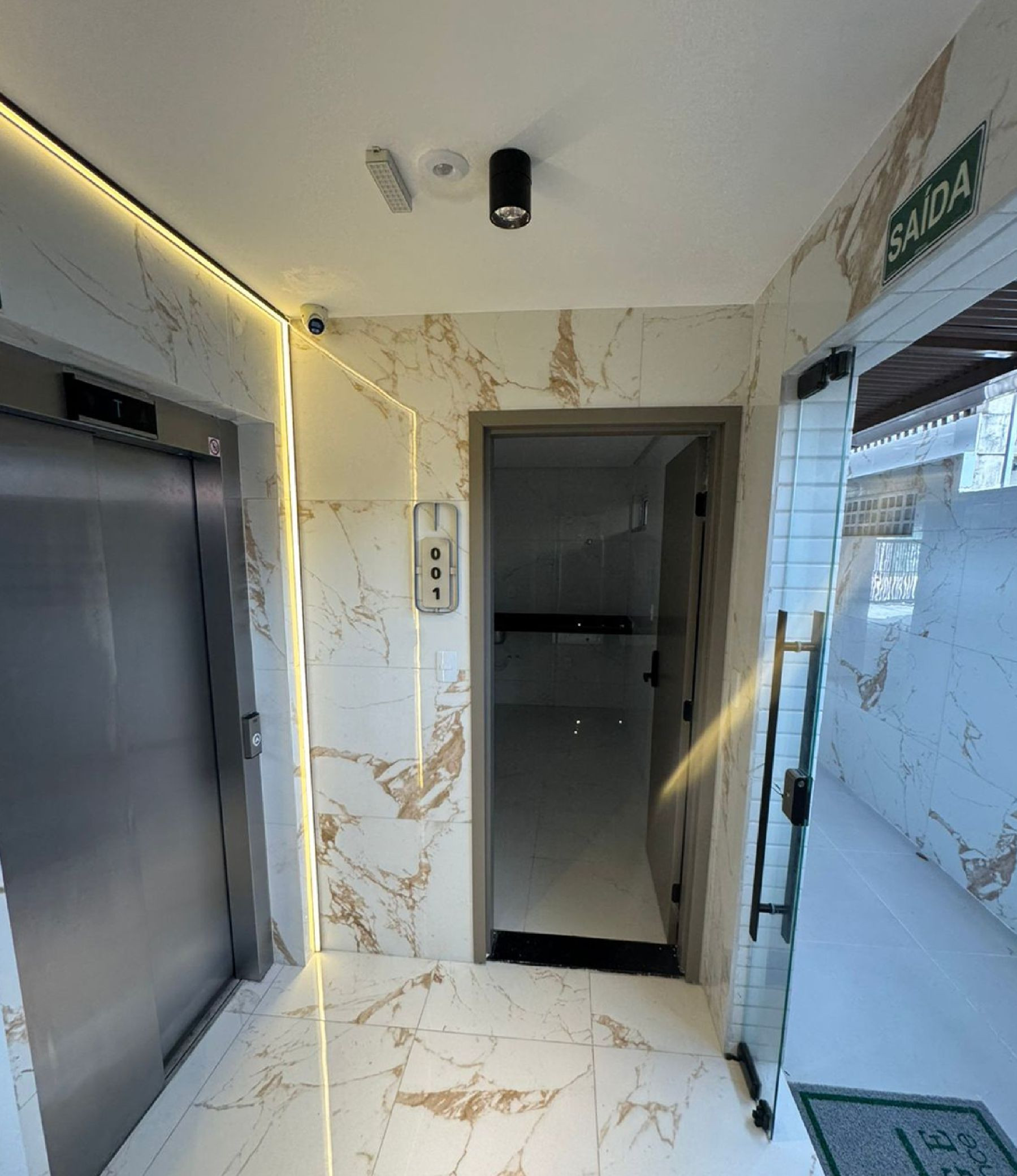 Apartamento com 02 dormitórios à venda por R$ 449.000 - Bancár...