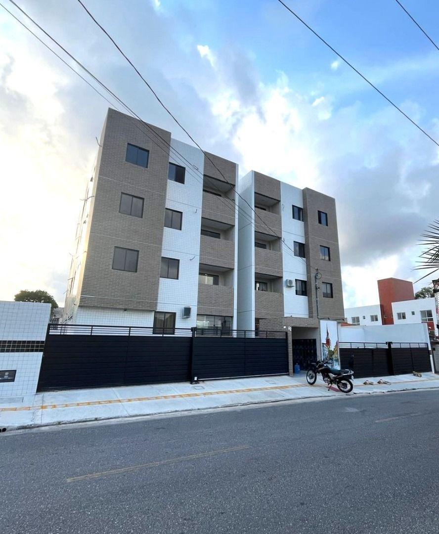 Apartamento com 03 dormitórios à venda por R$ 310.000 - Cd. Un...