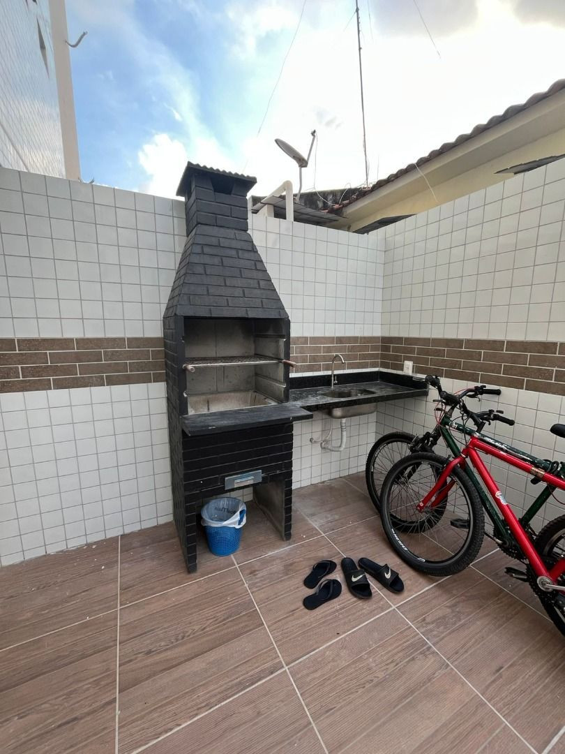 Apartamento com 03 dormitórios à venda por R$ 310.000 - Cd. Un...