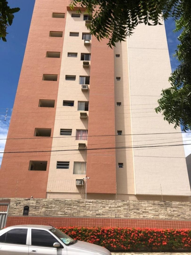 Apartamento com 03 dormitórios à venda por R$ 440.000 - Cd. Un...