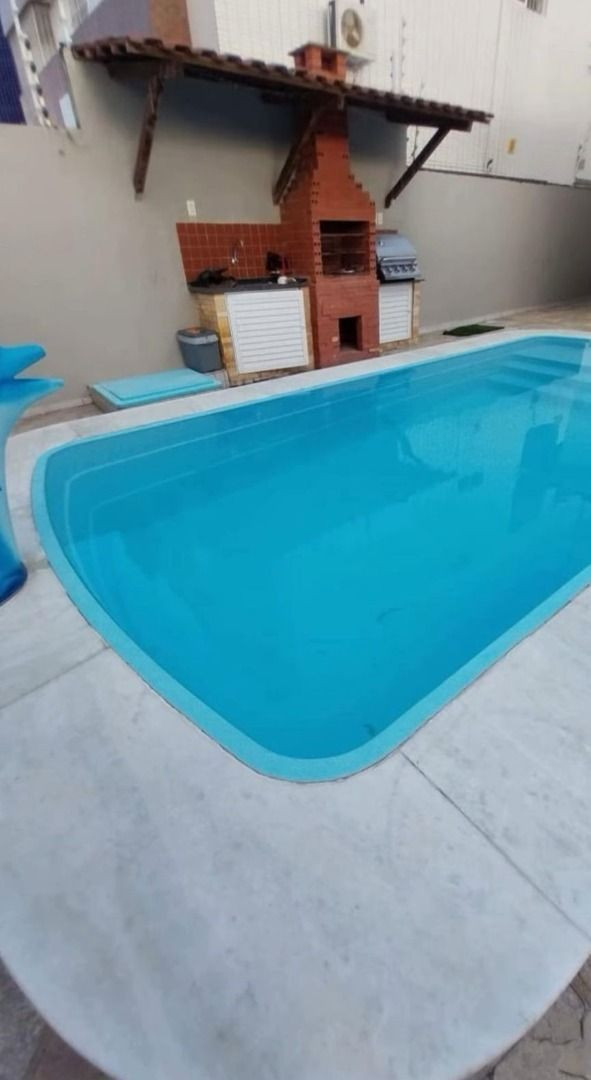 Casa com 05 dormitórios à venda, 200m² por R$ 750.000 - Cd. Un...