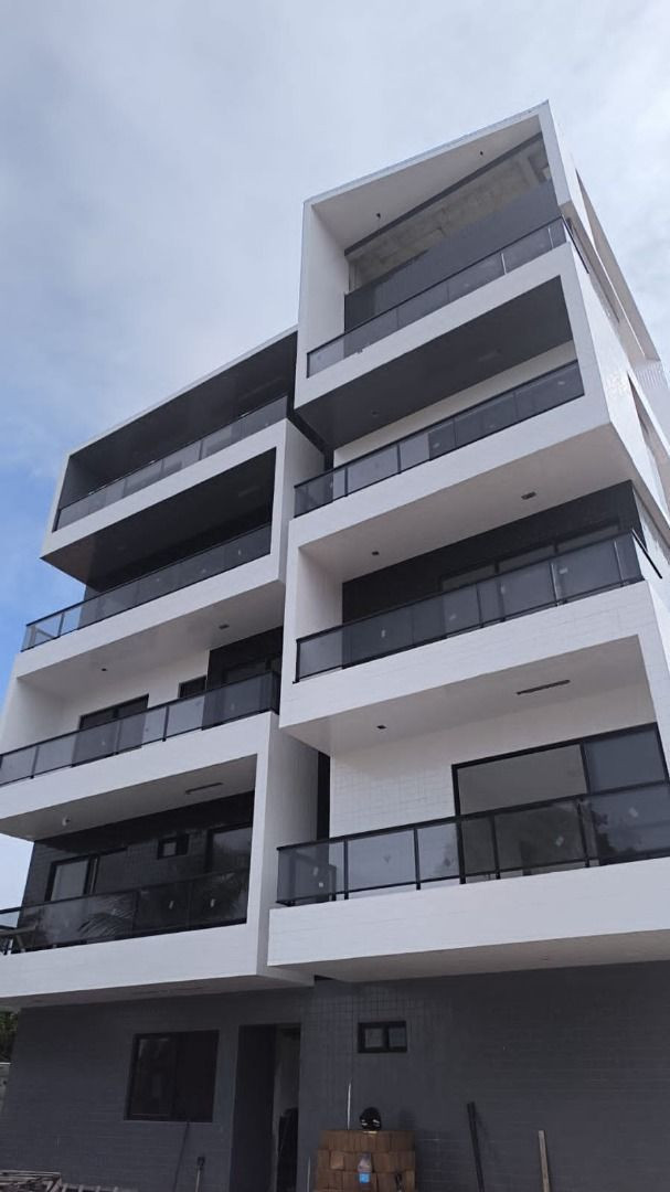 Apartamento com 03 dormitórios à venda por R$ 599.000 - Cd. Un...