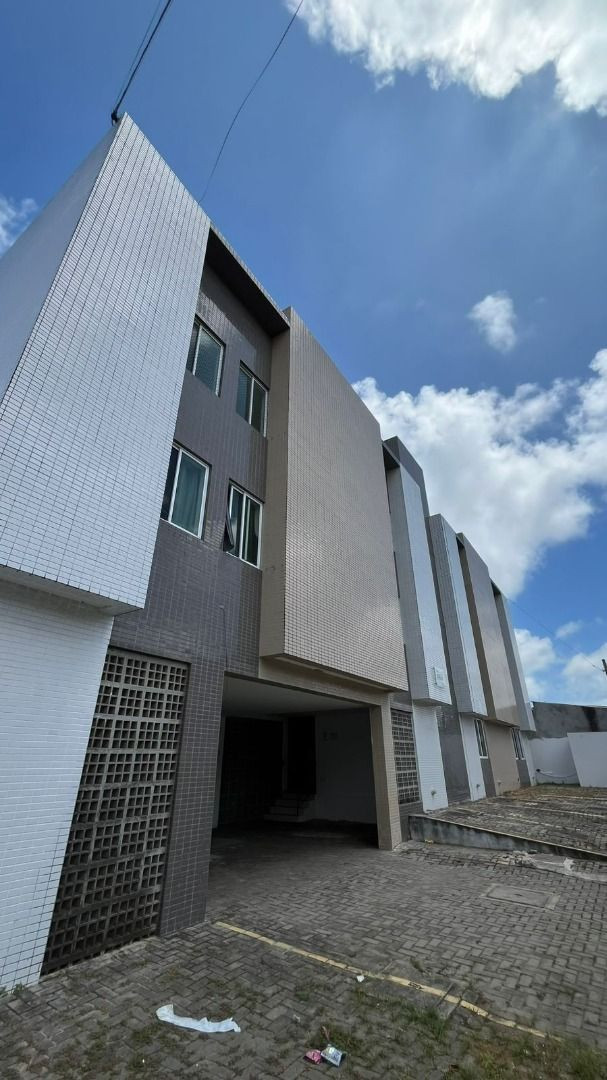 Apartamento com 02 dormitórios à venda por R$ 140.000 - Paratibe, JP/PB