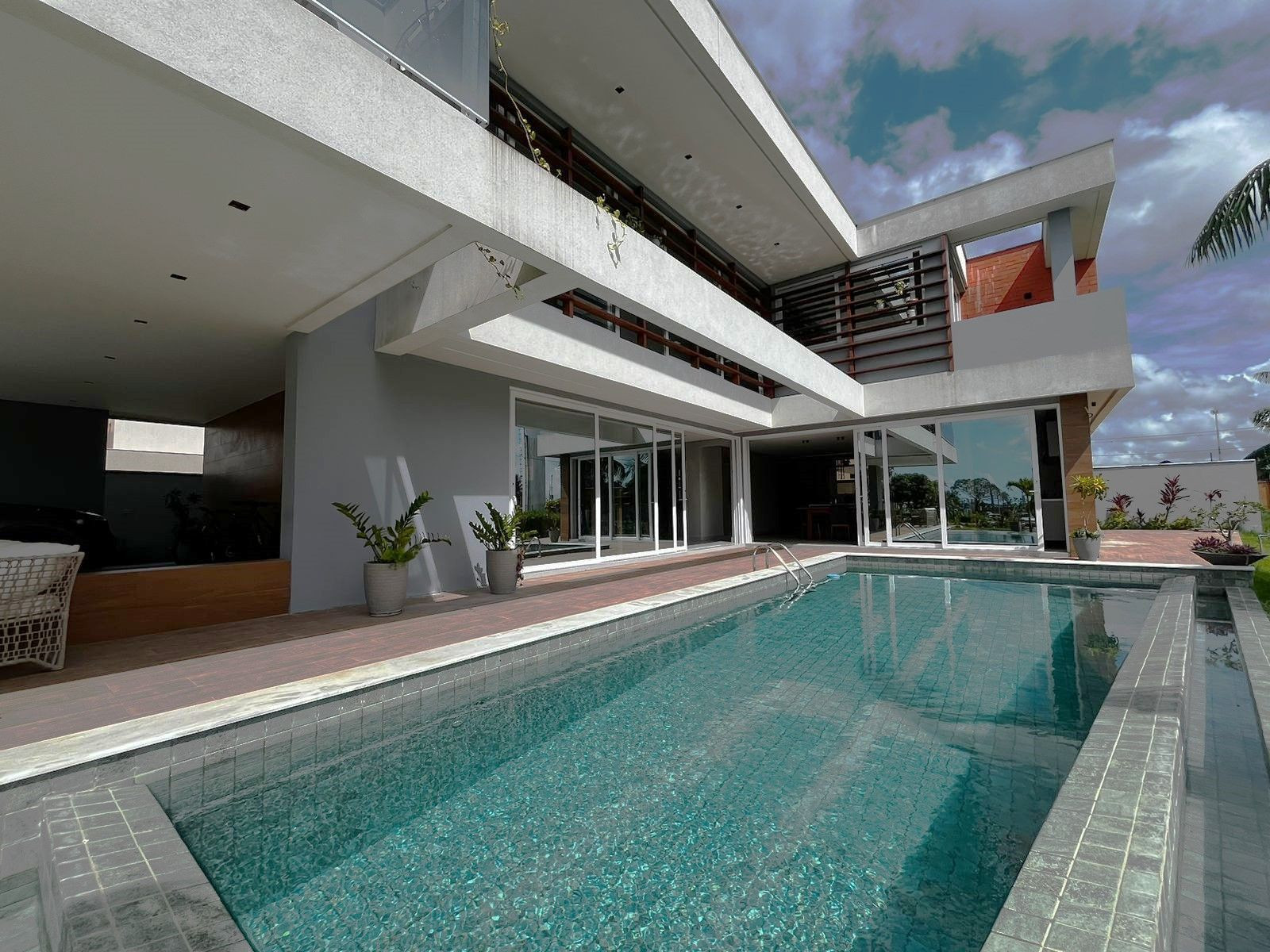 Casa com 04 dormitórios à venda, 421m² por R$ 3.700.000 - Baye...