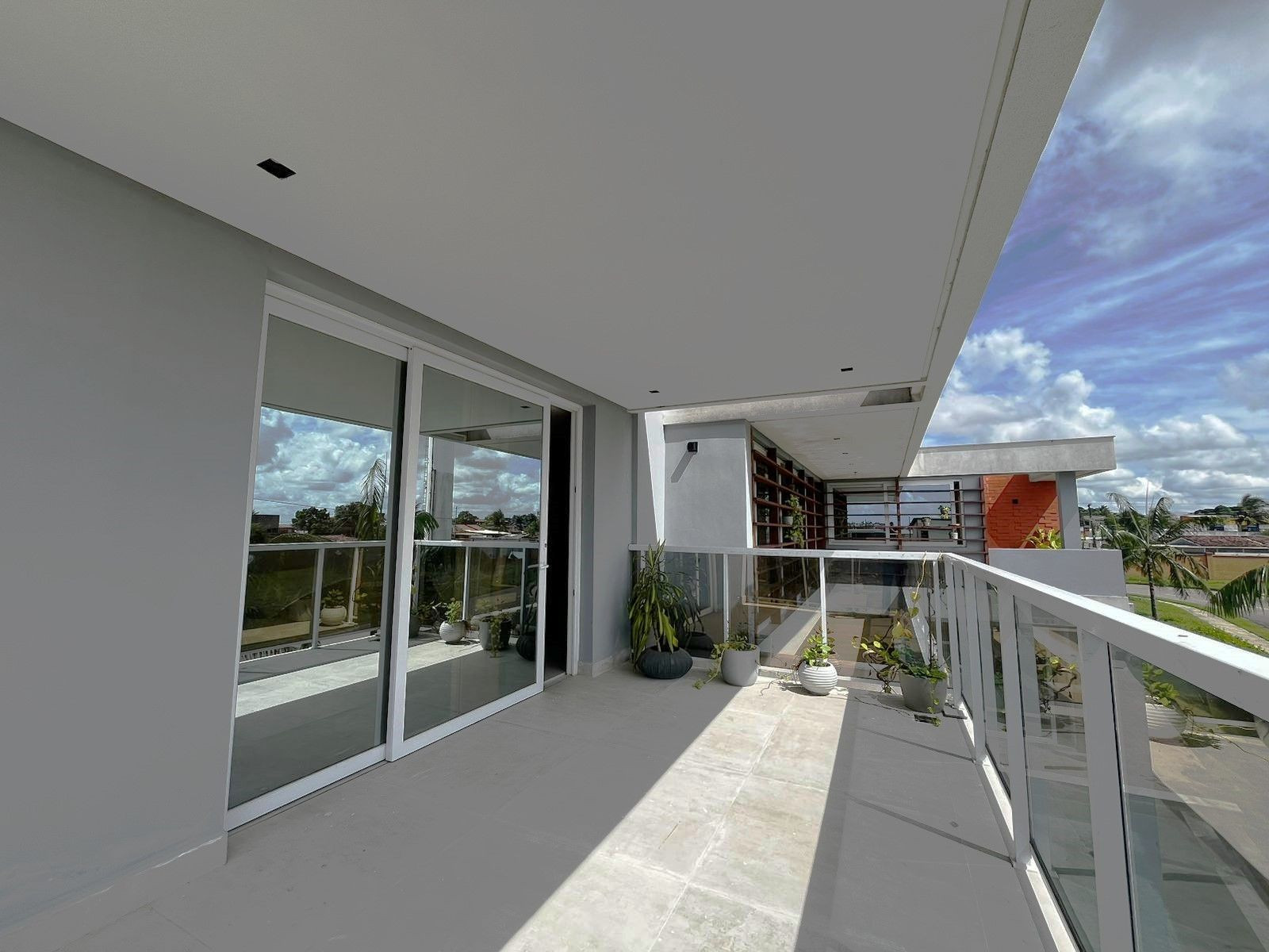 Casa com 04 dormitórios à venda, 421m² por R$ 3.700.000 - Baye...