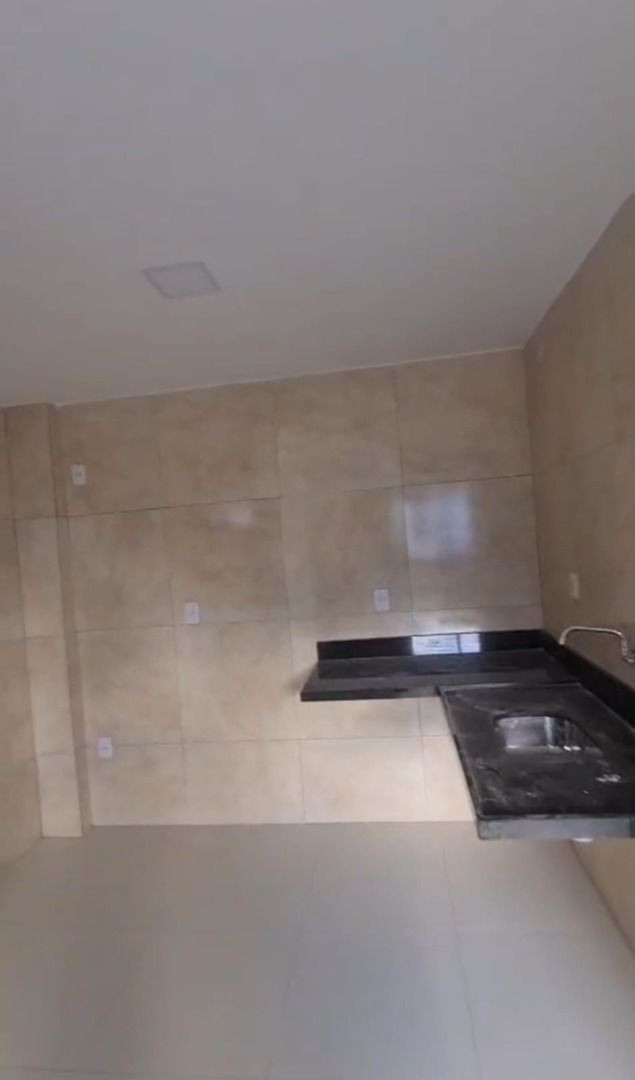 Apartamento com 02 dormitórios à venda por R$ 350.000 - Cd. Un...