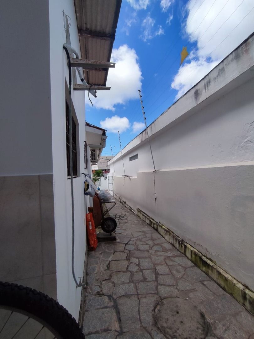 Casa com 04 dormitórios à venda, 240m² por R$ 630.000 - Anatól...