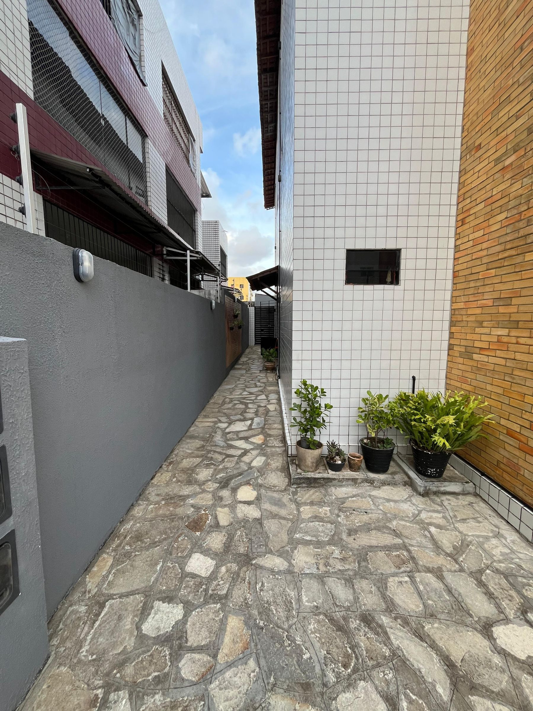 Apartamento com 02 dormitórios à venda por R$ 236.000 - Cd. Un...