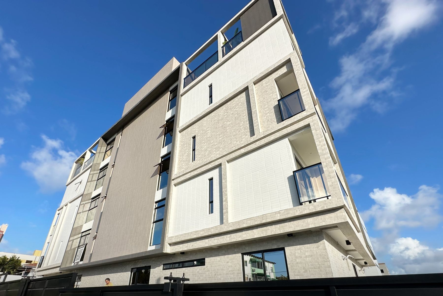 Apartamento com 02 dormitórios à venda por R$ 439.990 - Cd. Un...