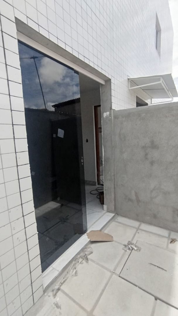 Apartamento com 02 dormitórios à venda por R$ 197.000 - Mangab...