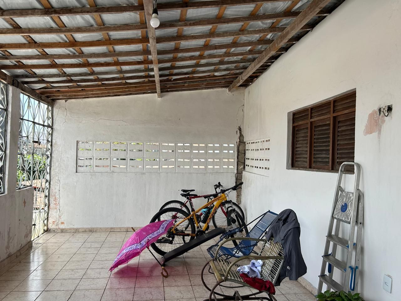 Casa com 05 dormitórios à venda, 141m² por R$ 400.000 - Mangab...