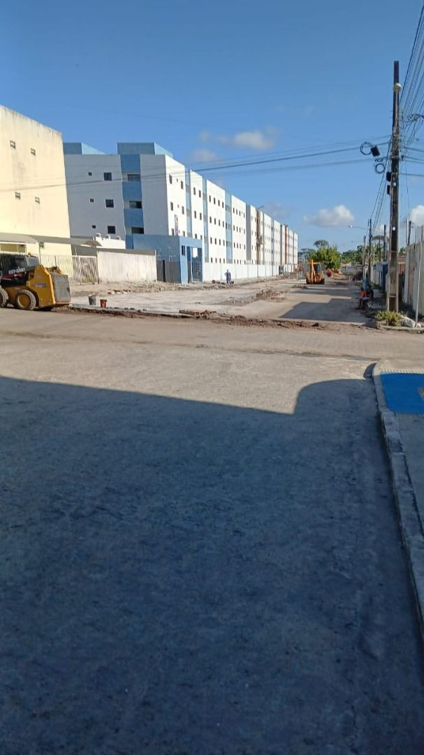 Apartamento com 02 dormitórios à venda por R$ 162.000 - Valent...