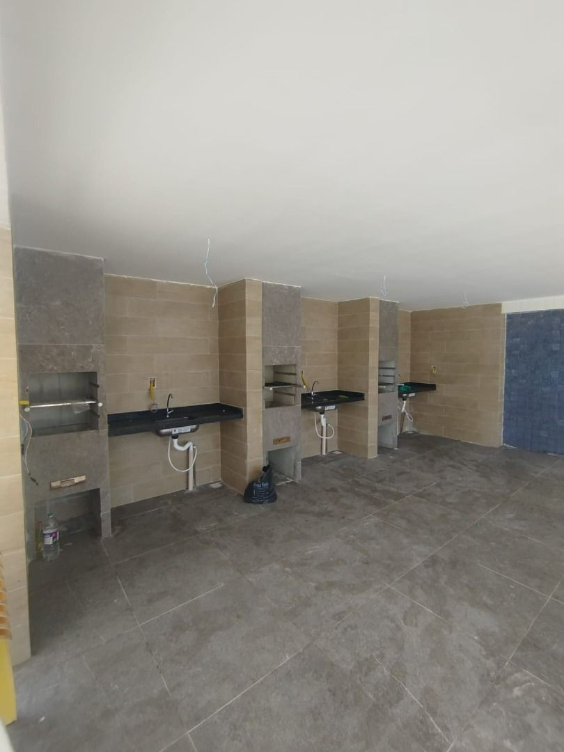 Apartamento com 02 dormitórios à venda por R$ 162.000 - Valent...