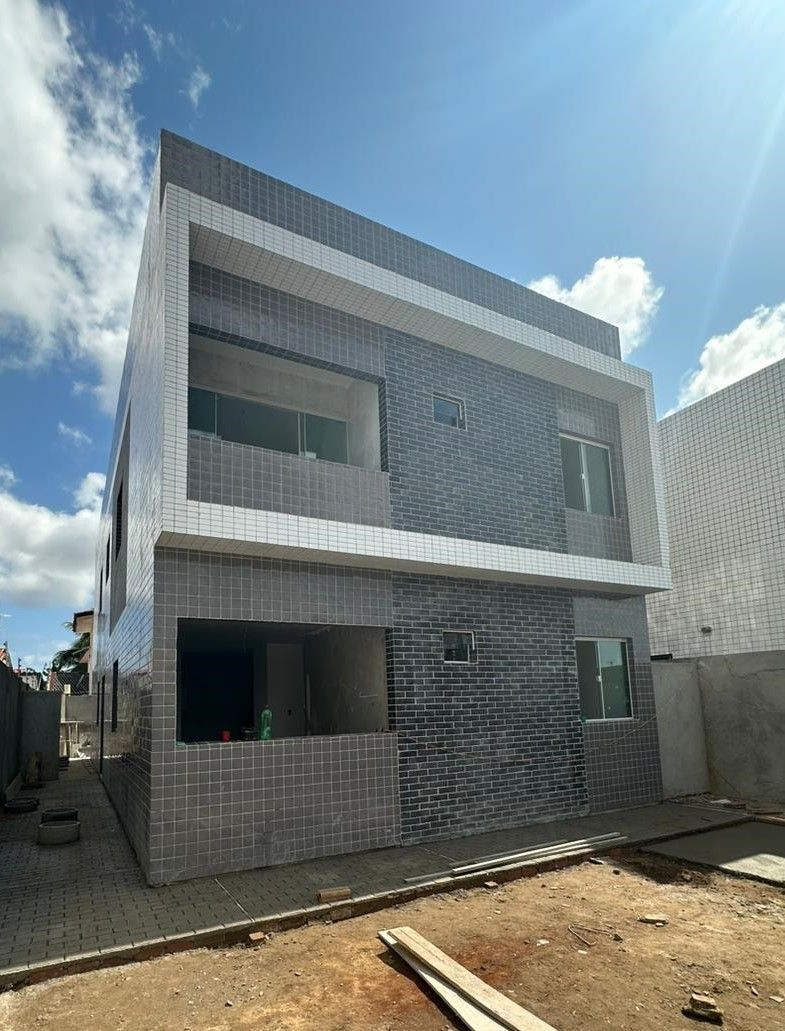 Apartamento com 02 dormitórios à venda por R$ 160.000 - Valent...