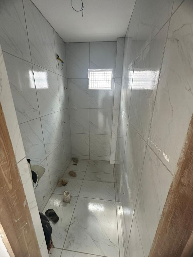 Apartamento com 02 dormitórios à venda por R$ 160.000 - Valent...