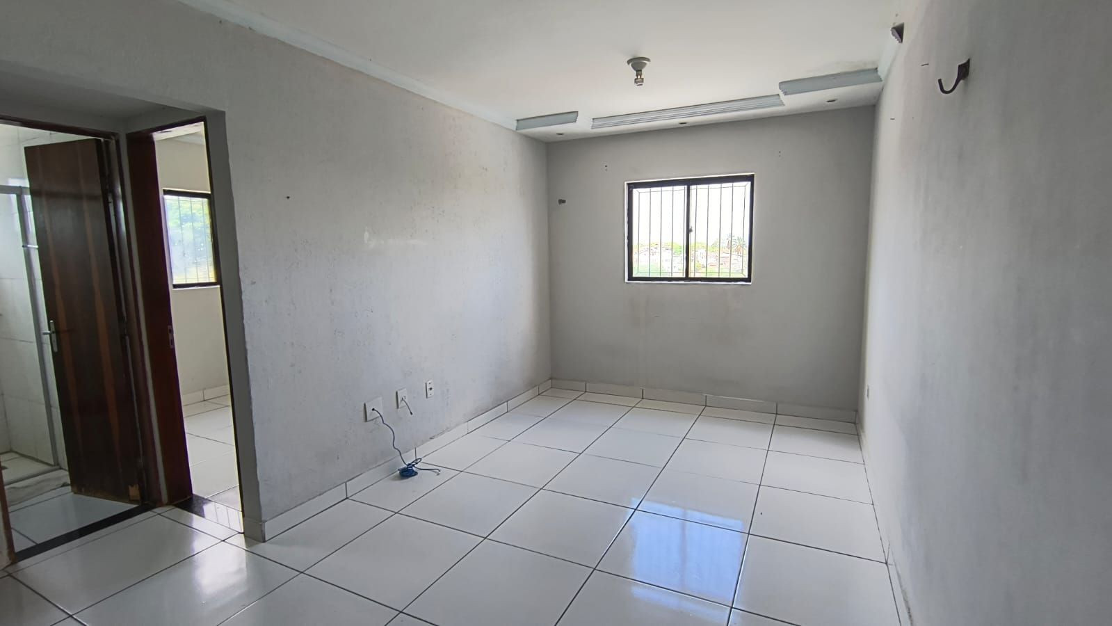 Apartamento com 02 dormitórios à venda por R$ 135.000 - Tambiá...