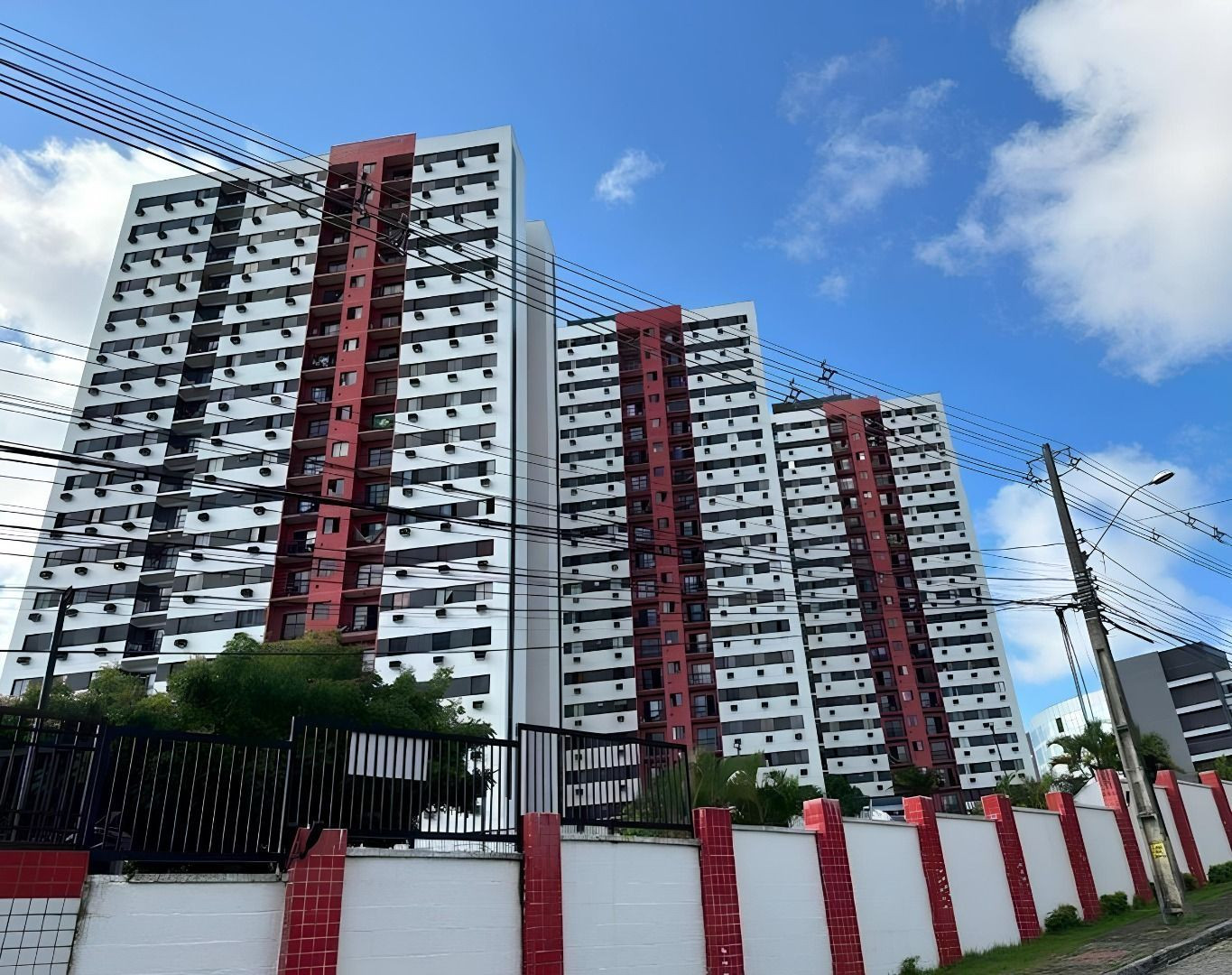 Apartamento com 03 dormitórios à venda por R$ 540.000 - Torre,...