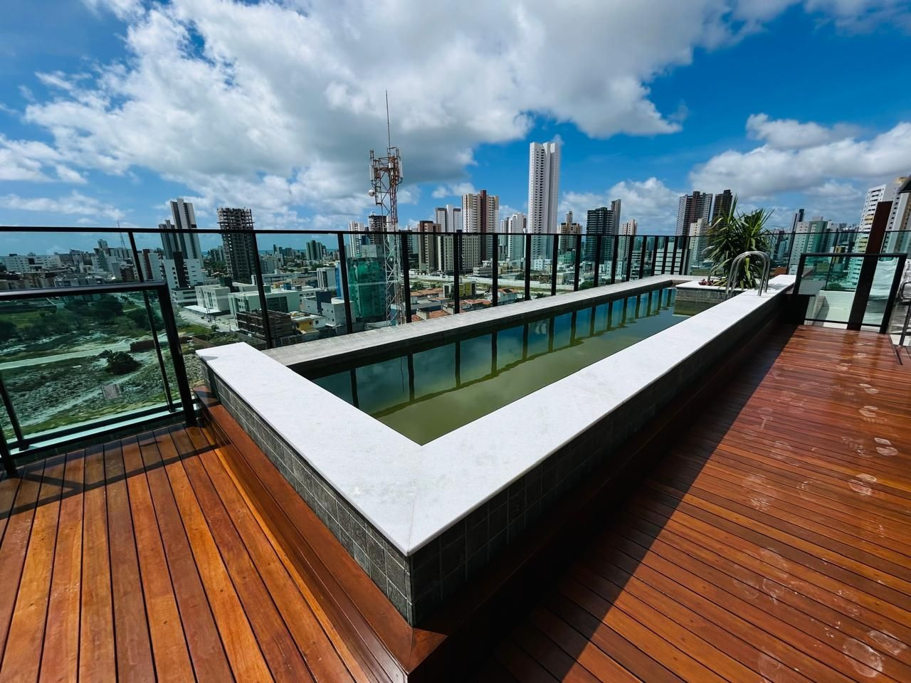 Apartamento com 03 dormitórios à venda por R$ 589.434 - Aerocl...