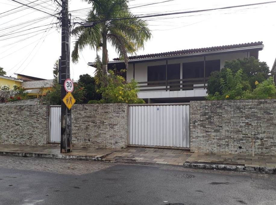 Casa com 05 dormitórios à venda, 620m² por R$ 1.400.000 - Expe...