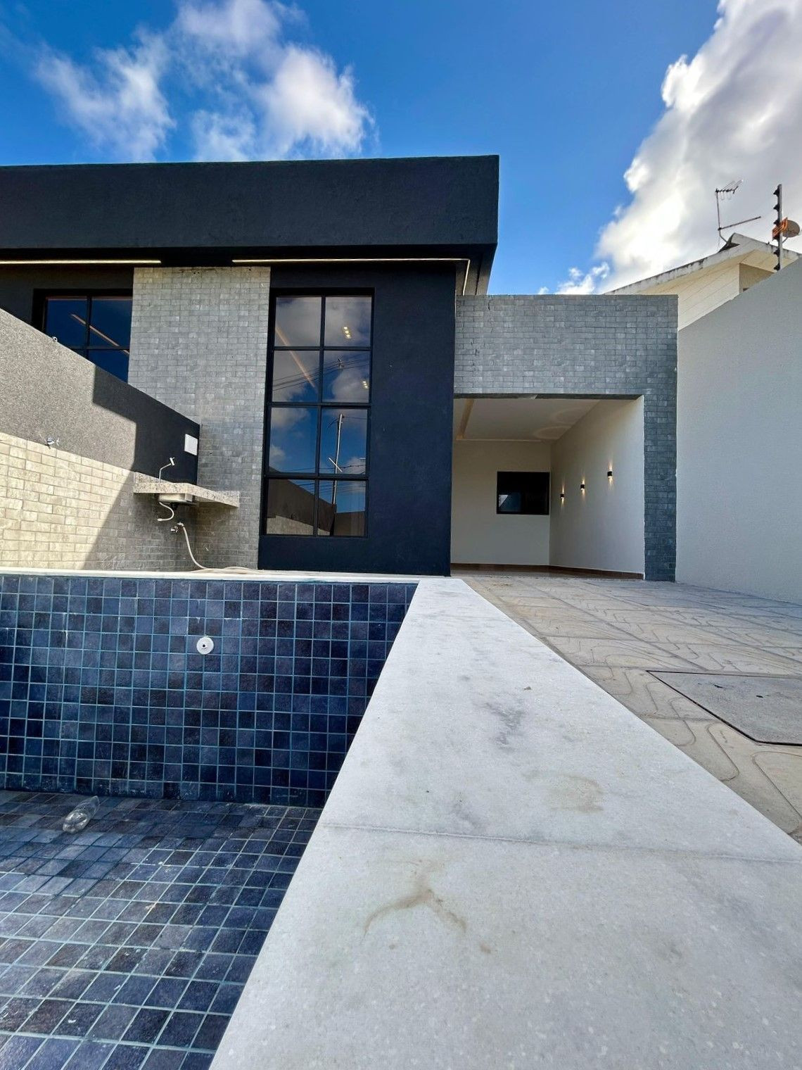 Casa com 03 dormitórios à venda, 99m² por R$ 550.000 - Colibri...