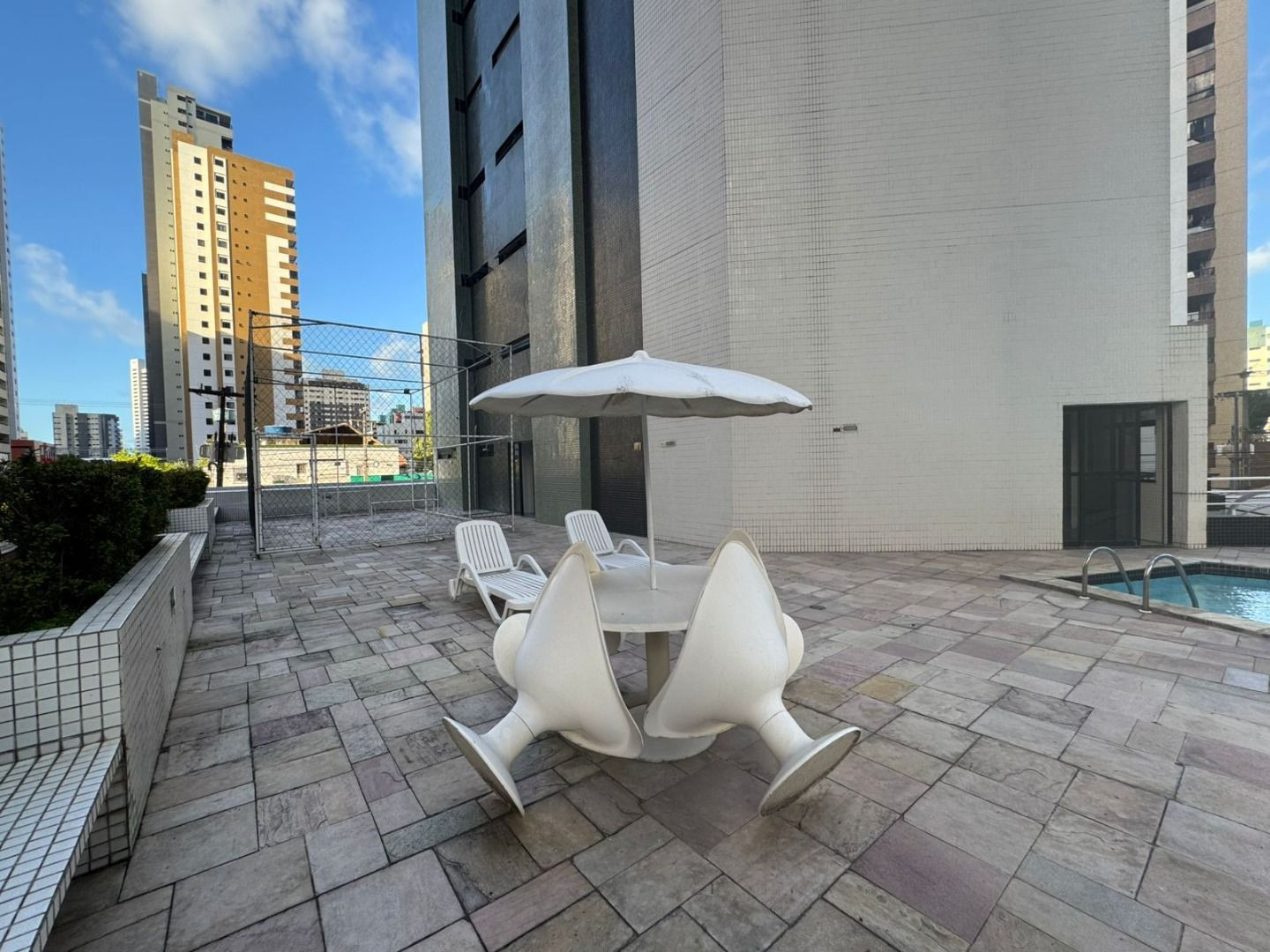 Apartamento com 04 dormitórios à venda por R$ 880.000 - Tambaú...