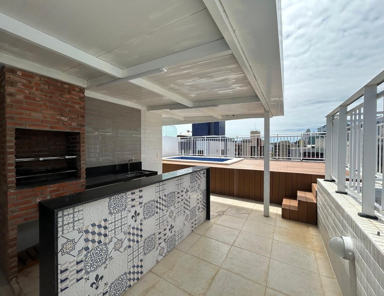 Cobertura com 02 dormitórios à venda por R$ 1.300.000 - Tambaú...