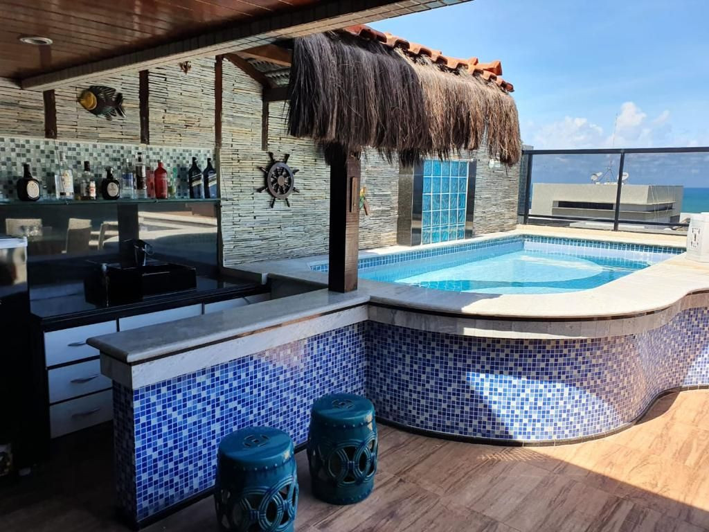 Cobertura com 05 dormitórios à venda por R$ 2.500.000 - Tambaú...