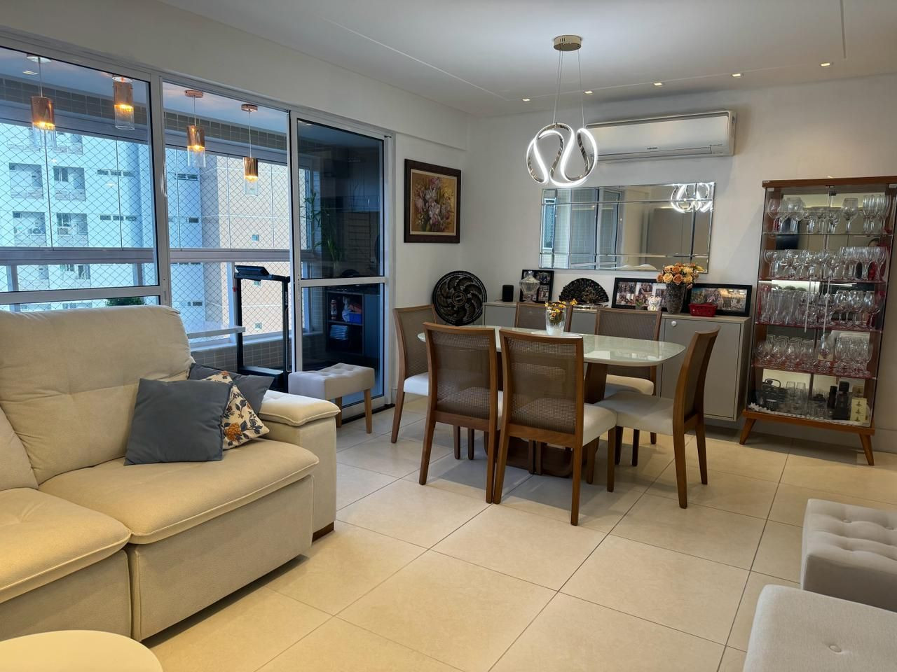 Apartamento com 04 dormitórios à venda por R$ 1.200.000 - Mira...