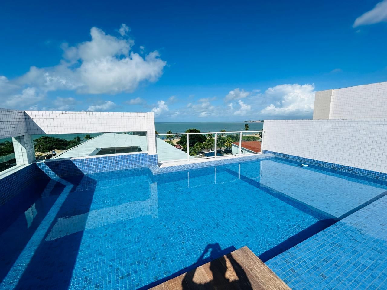 Apartamento com 03 dormitórios à venda por R$ 850.000 - Cabo B...