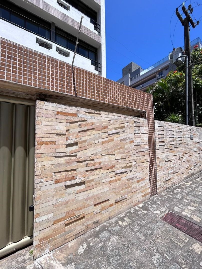 Apartamento com 03 dormitórios à venda por R$ 500.000 - Cabo B...