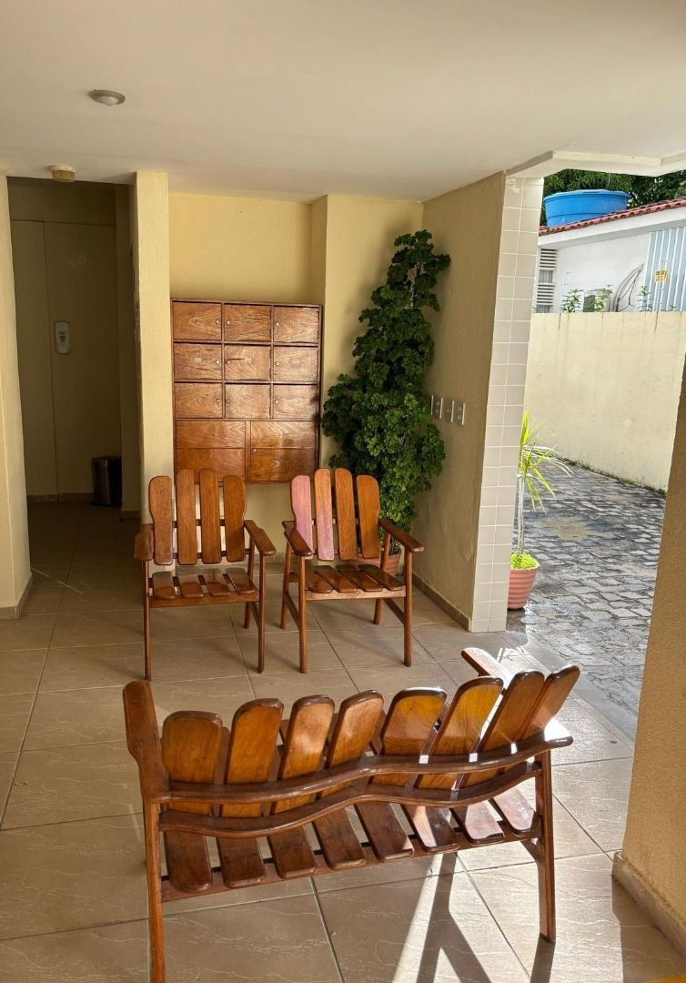 Apartamento com 03 dormitórios à venda por R$ 500.000 - Cabo B...