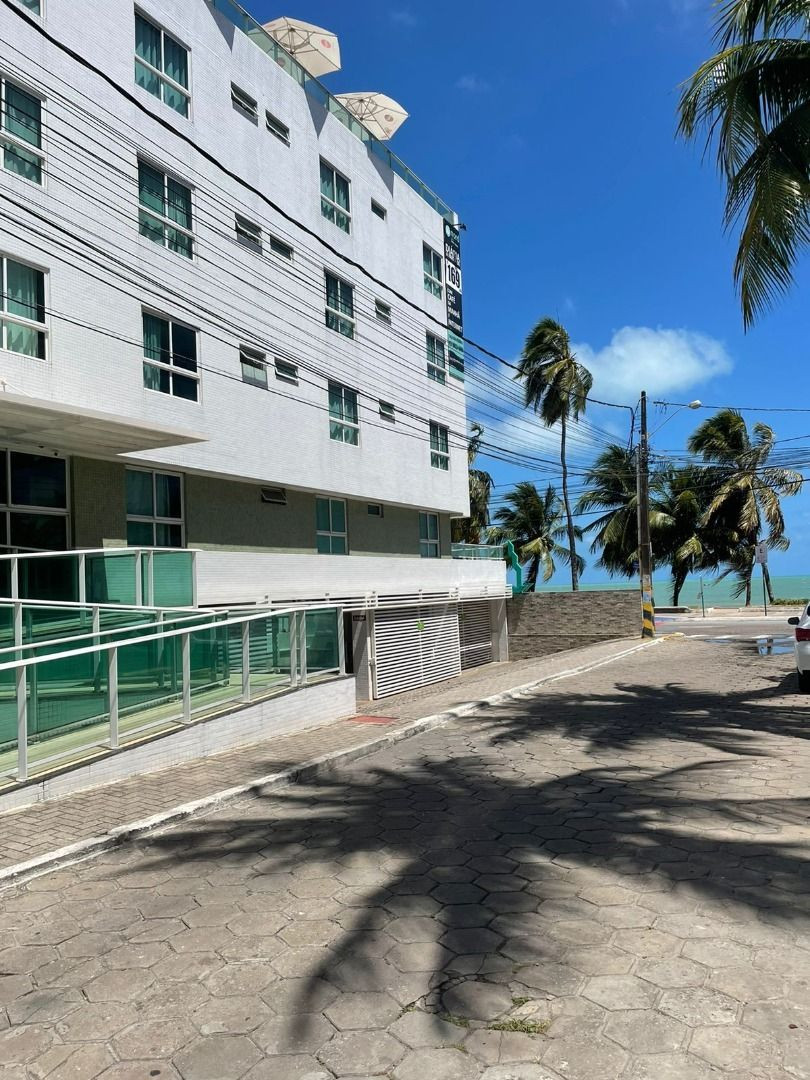 Flat com 01 dormitório à venda, 78m² por R$ 380.000 - Cabo Bra...