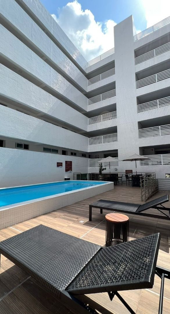 Apartamento com 02 dormitórios à venda por R$ 717.500 - Cabo B...