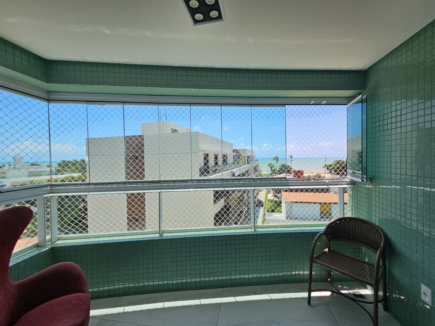 Apartamento com 03 dormitórios à venda por R$ 2.400.000 - Cabo...