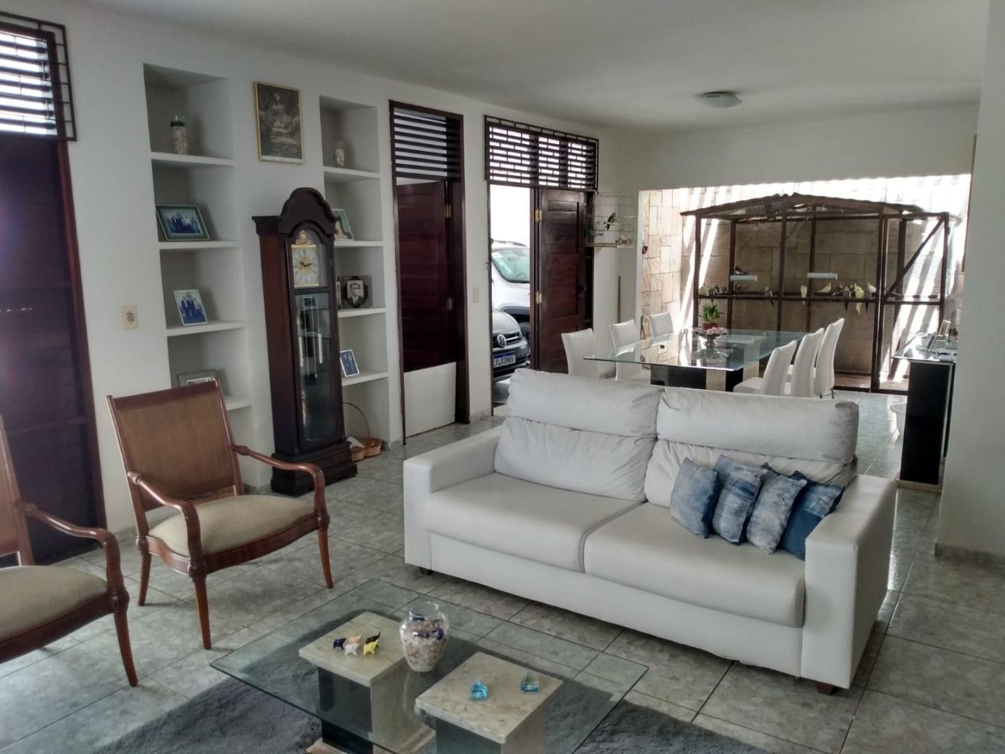 Casa com 04 dormitórios à venda, 300m² por R$ 2.200.000 - Cabo...