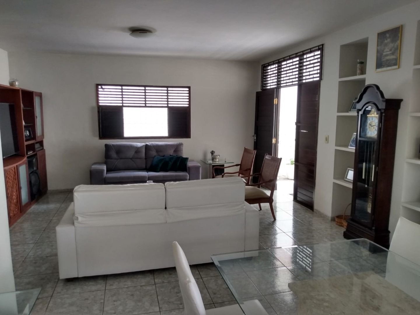 Casa com 04 dormitórios à venda, 300m² por R$ 2.200.000 - Cabo...
