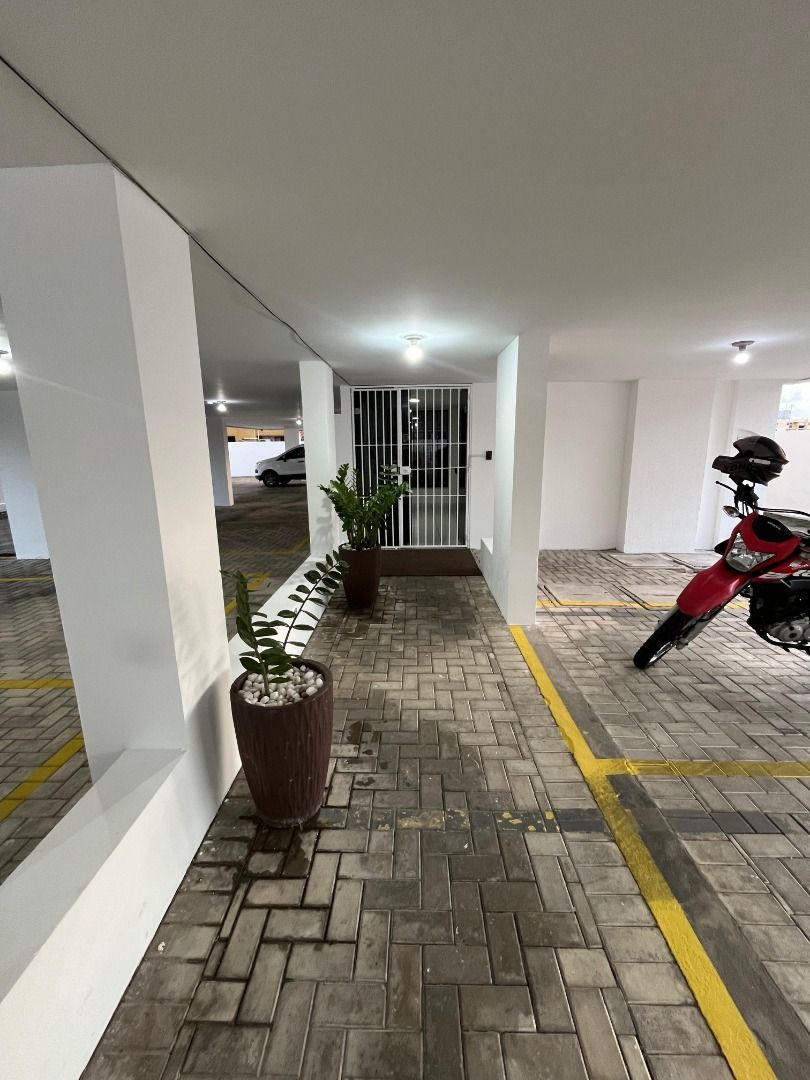 Apartamento com 02 dormitórios à venda por R$ 250.000 - Cd. Un...