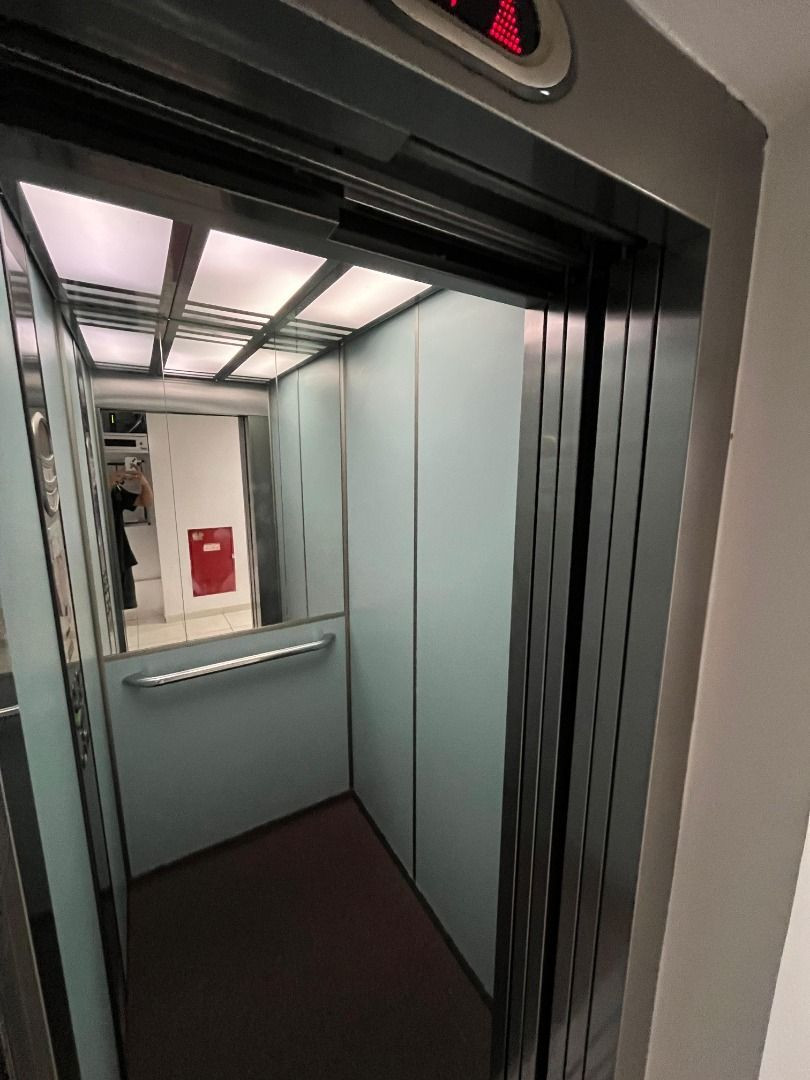 Apartamento com 02 dormitórios à venda por R$ 250.000 - Cd. Un...