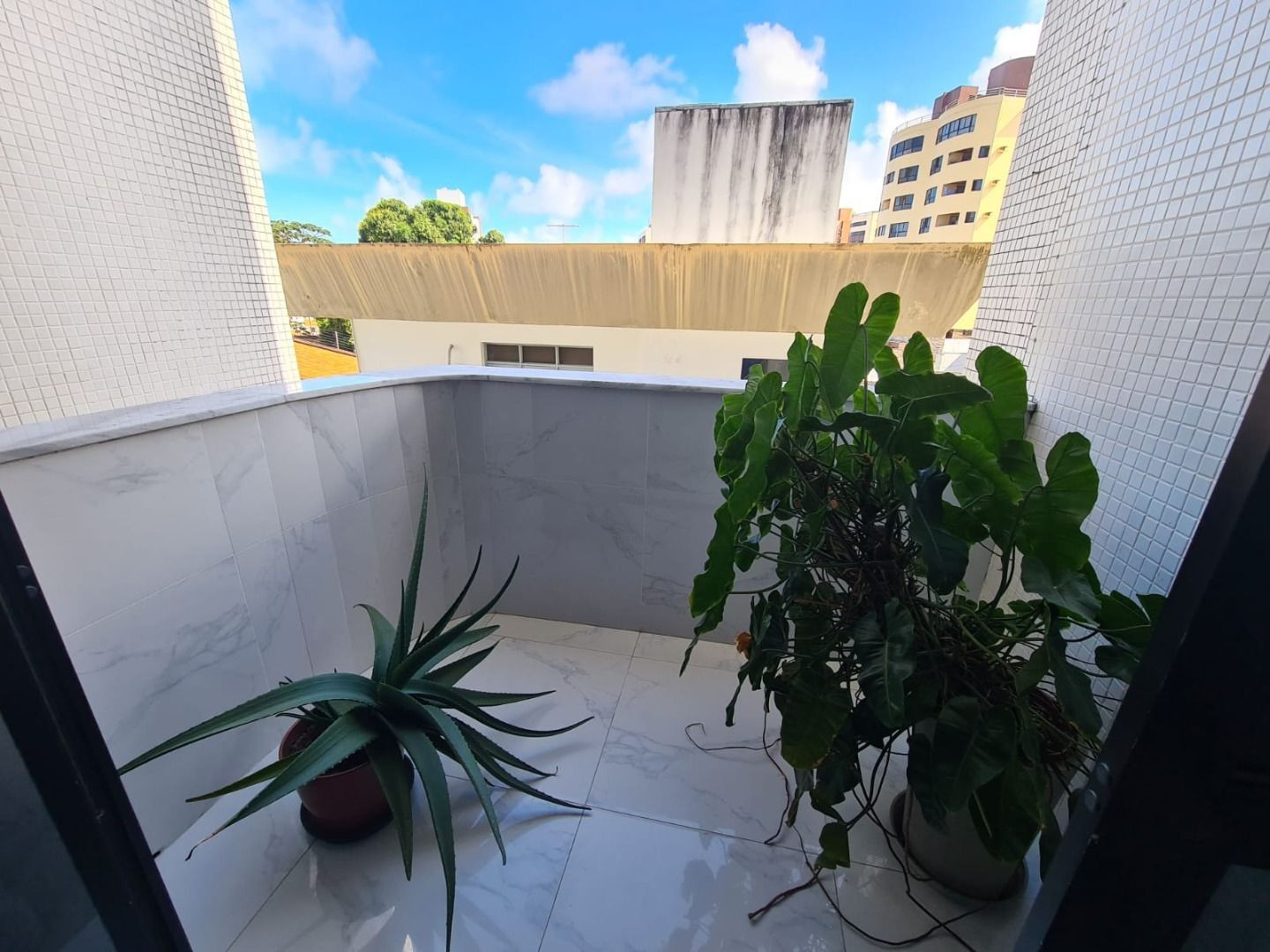 Apartamento com 03 dormitórios à venda por R$ 630.000 - Manaír...