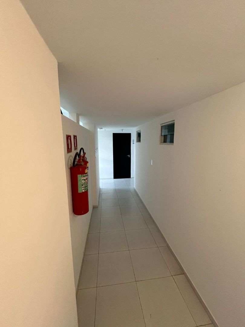 Apartamento com 01/2 dormitórios à venda por R$ 220.000 - Port...
