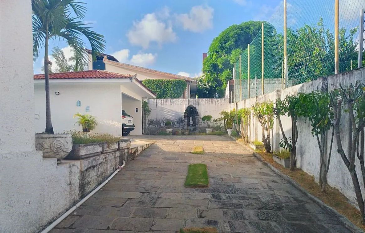 Casa com 04 dormitórios à venda, 248m² por R$ 1.700.000 - Tamb...