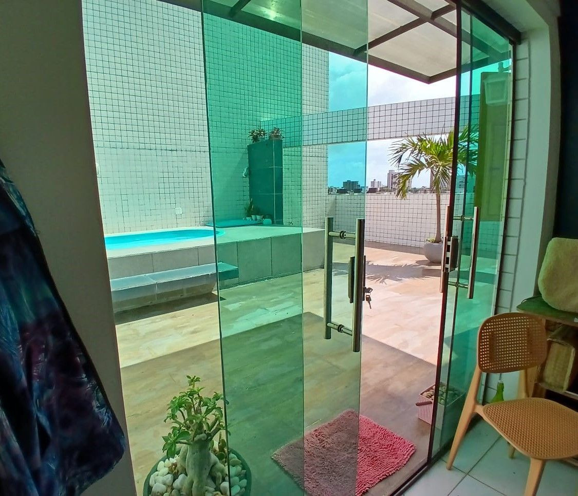 Cobertura com 02 dormitórios à venda, 112m² por R$ 720.000 - A...